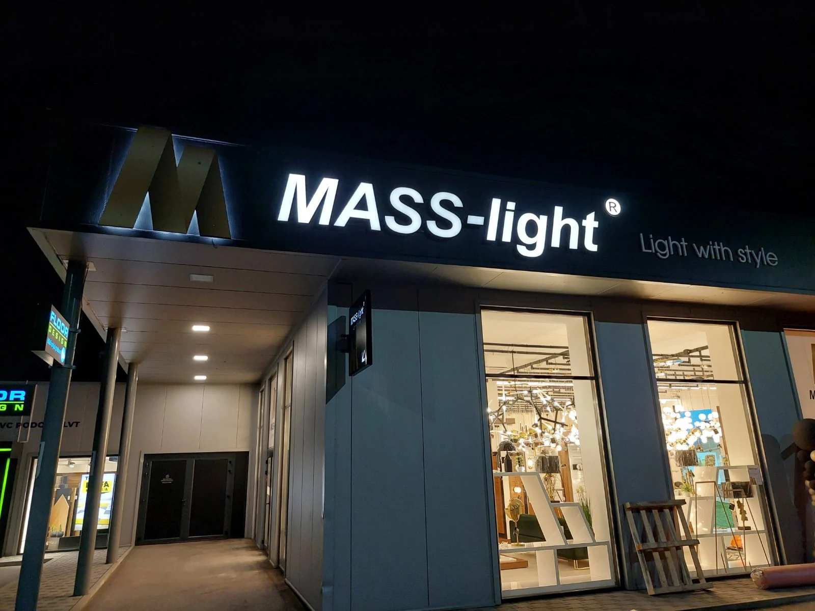 MASS-light — Svjetleća slova