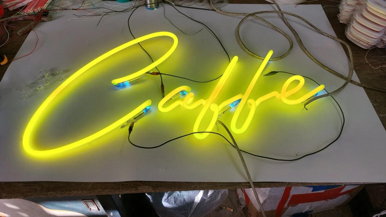 Neon reklame — rad Kraft Studija